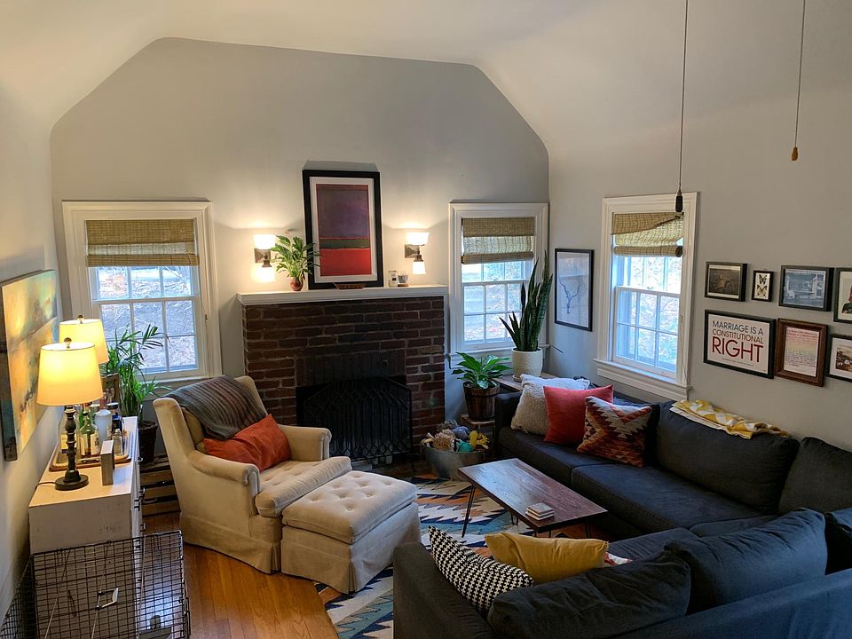 15' ceiling in the large family room