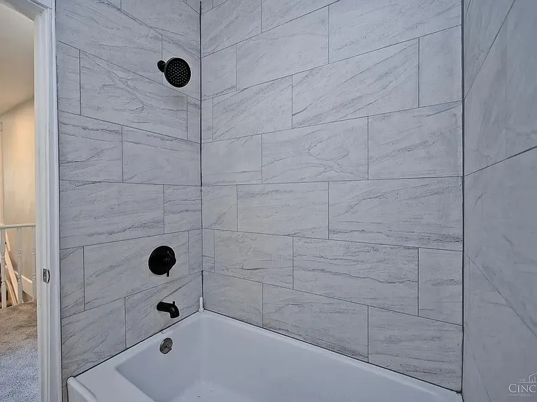 226 Congress Ave — Photo 18