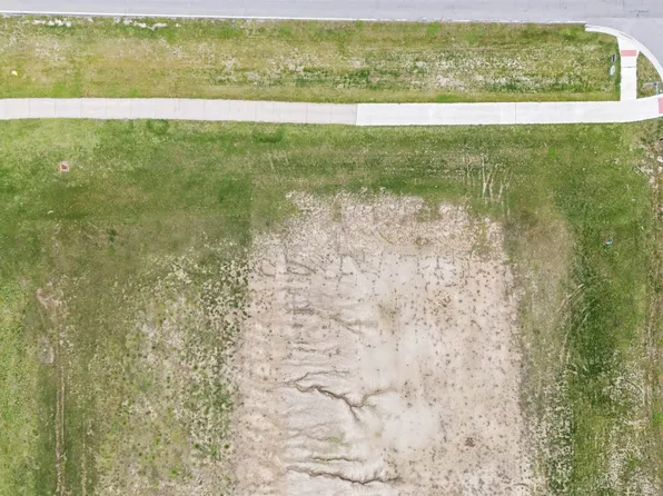 2224 Golfview Dr #145, Auburn, IN 46706