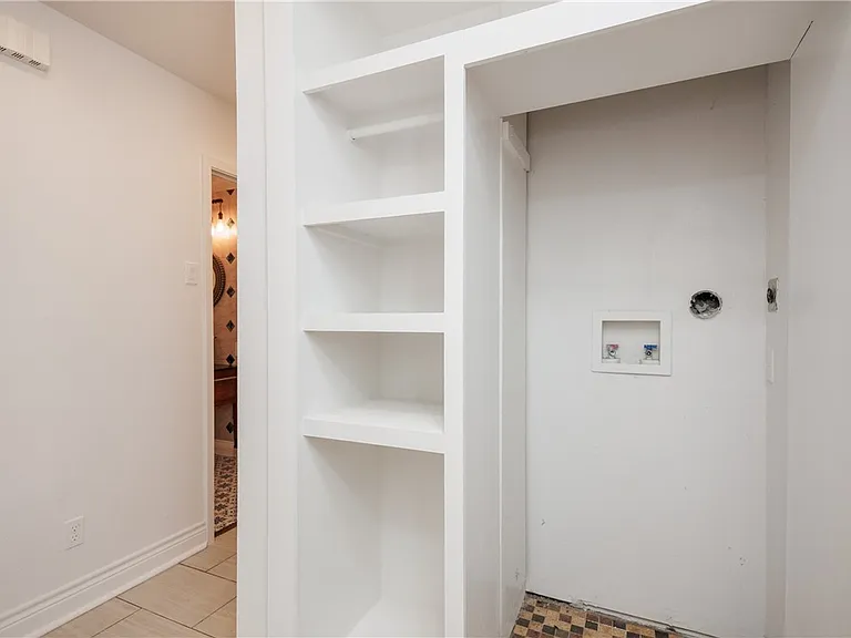 830 Crestview Dr — Photo 26