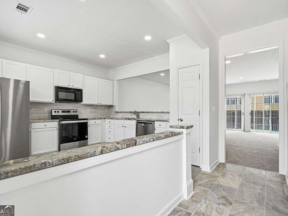 5th image of 3023 Deerborne Ct SW