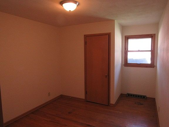 4th image of 5031 Mariposa Ct