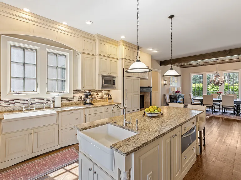 115 Falls Ct W — Photo 22