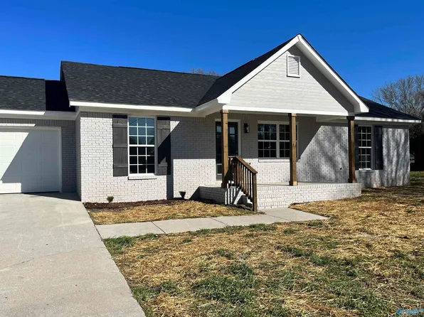 111 Laredo Cir, Huntsville, AL 35811