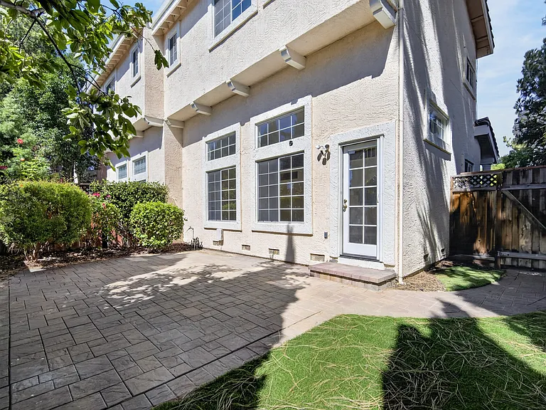 2802 Cozumel Cir #1 — Photo 9