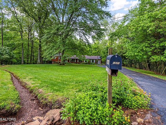 5th image of 1841 Chicadee Dr