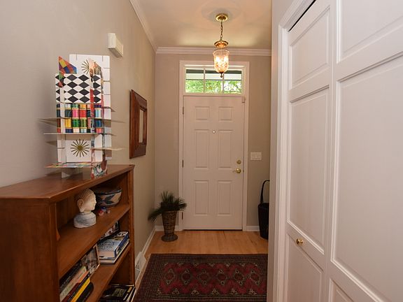 2nd image of 3502 N Maryland Ave #3502