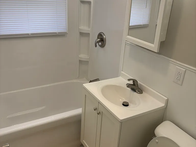 1404 N Broadway St #B — Photo 10