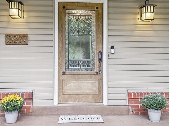 5th image of 10837 Forest Path Dr