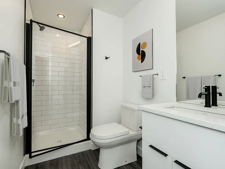 100 Alexander Ave — Photo 24