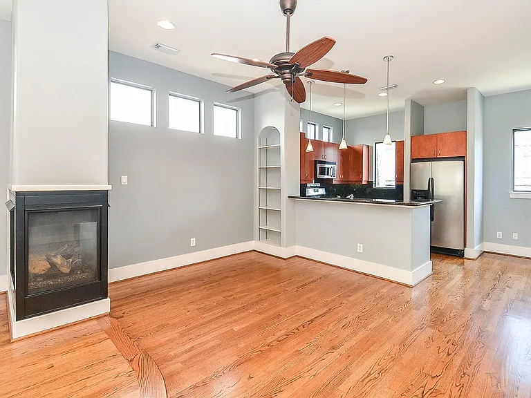 408 Parker St — Photo 10