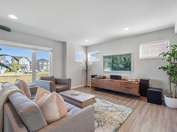 3rd image of 5917 Minong Ln