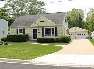 1302 Hastings St, Allouez, WI 54301