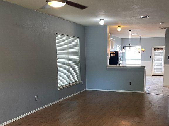 3rd image of 10117 Hanover Dr
