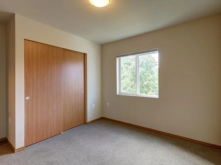DubSea Apartments — Photo 22