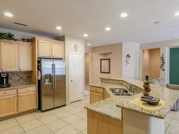 3rd image of 26493 W Yukon Dr