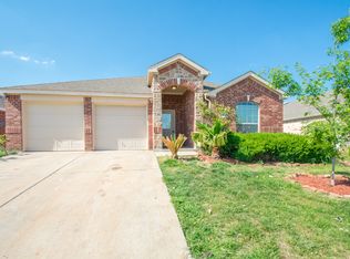 2716 Triple Crown Ln, Grand Prairie, TX 75051