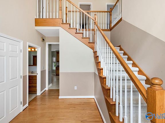5th image of 120 Kelvingrove Dr