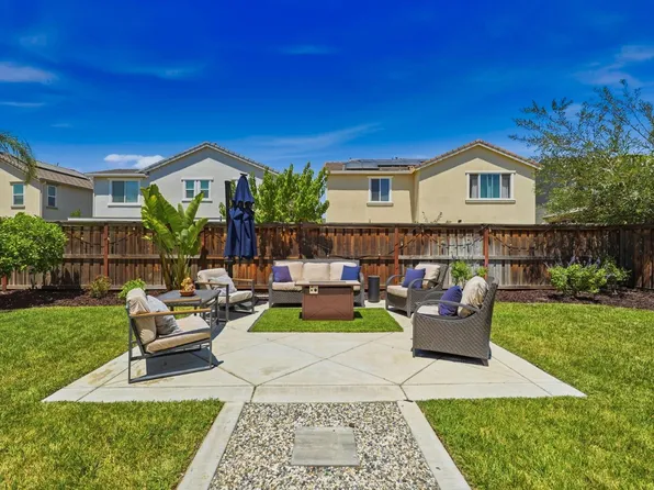 17511 Gemini Ct, Lathrop, CA 95330