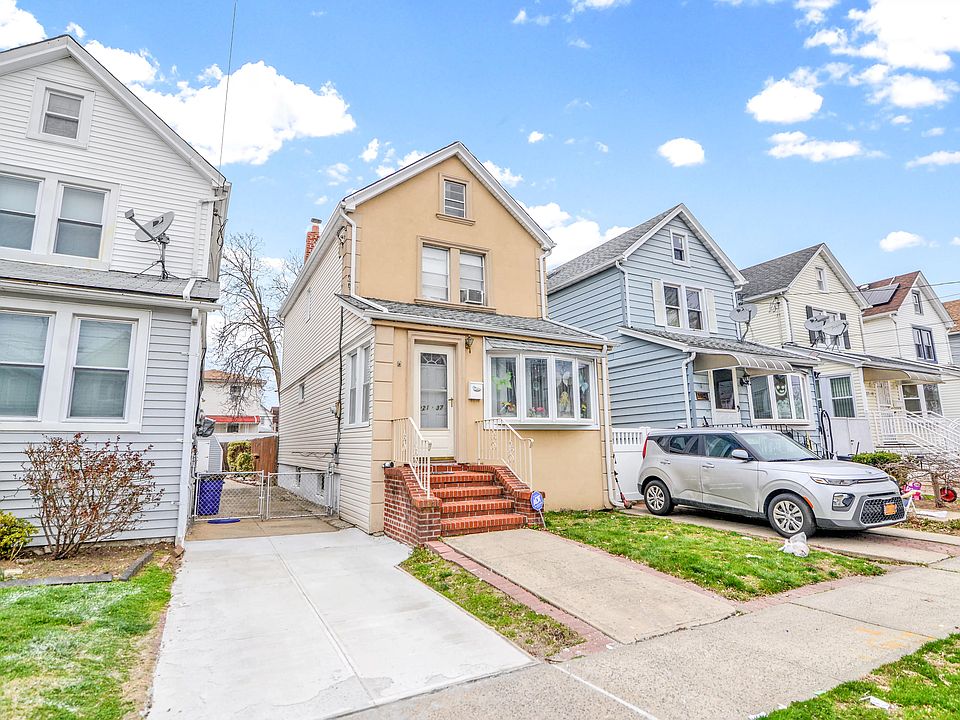 1st image of 22137 Davenport Ave