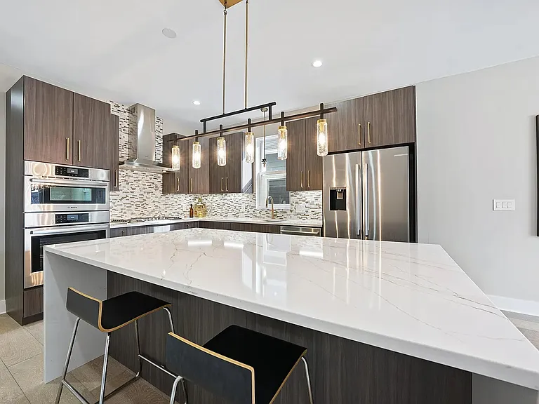 845 Summit St — Photo 20