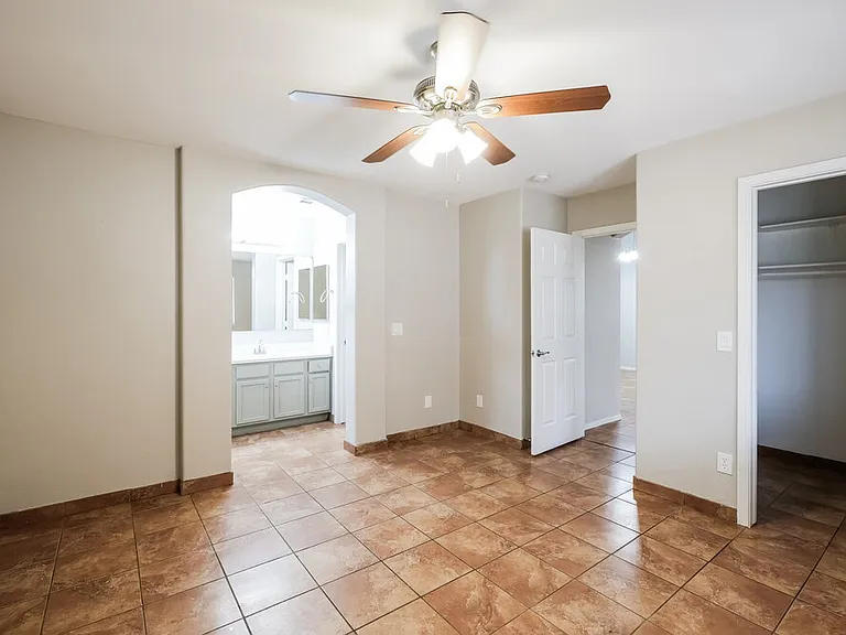 1604 S 80th Ln — Photo 11