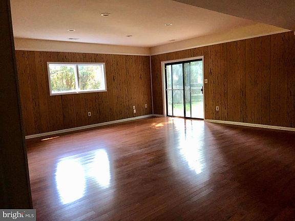 3rd image of 7809 Karen Forest Dr