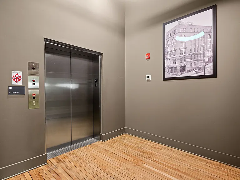 303 N Howard St — Photo 10
