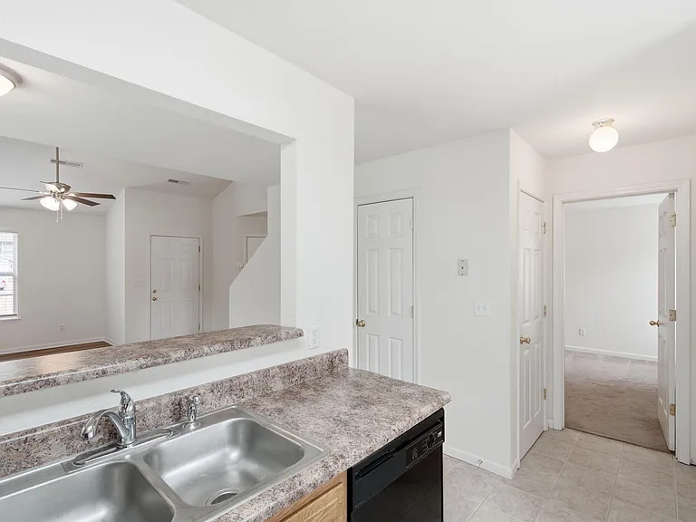 4404 Jeana Ct — Photo 9
