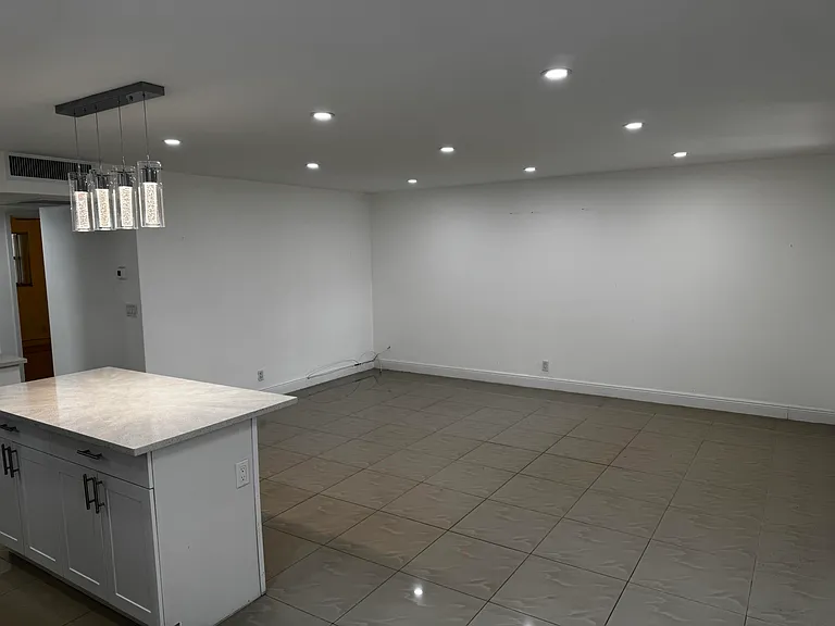 153 Monaco Way #D — Photo 6