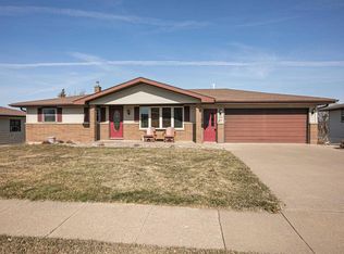 260 Maureen Ave, Dickeyville, WI 53808