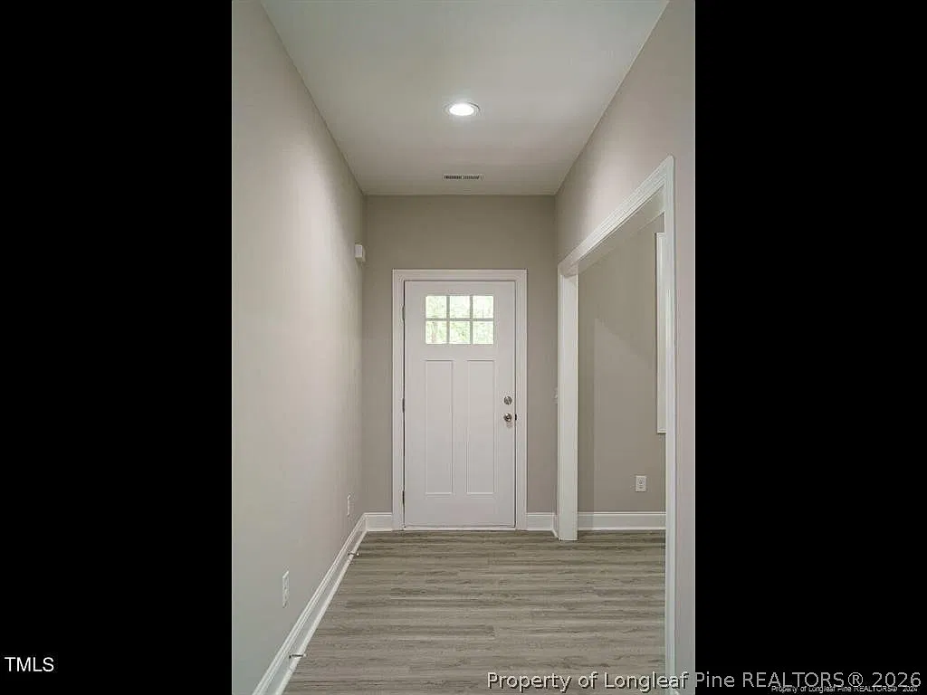 3 bed, 2.0 bath, 1712 sqft, $2,300 — Photo 2