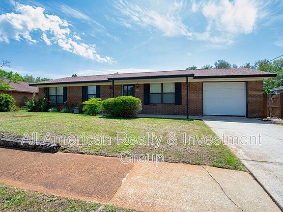 3rd image of 834 Boulevard De Lorleans