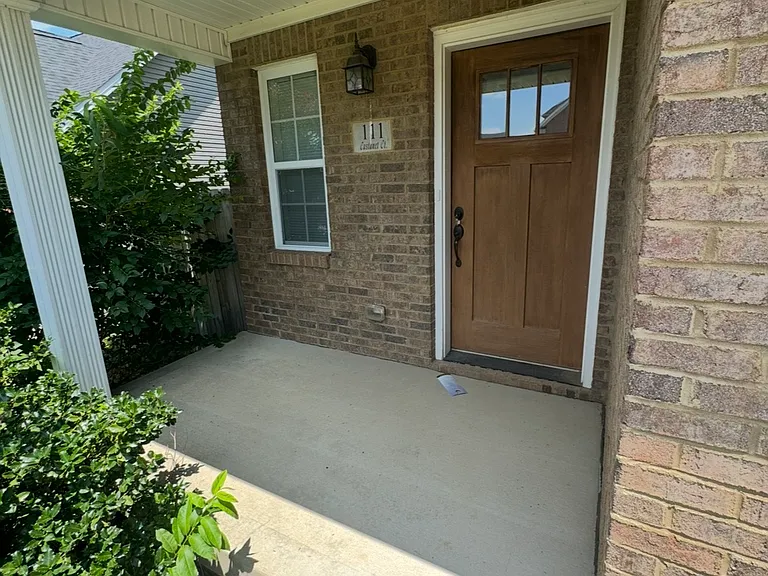111 Castanet Ct — Photo 3