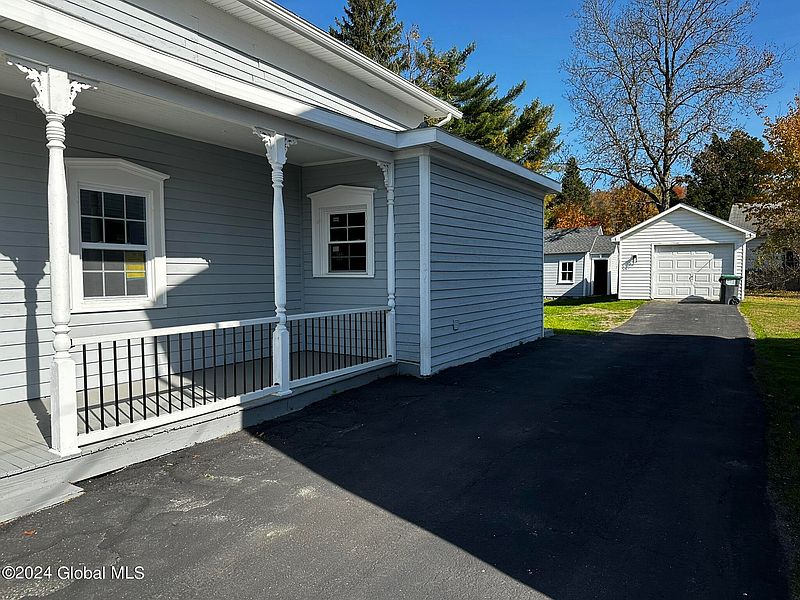 3rd image of 128 Church Street