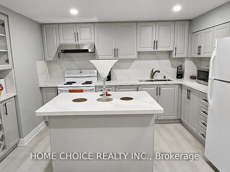 18 Stone Mason Dr #BASEMENT — Photo 1