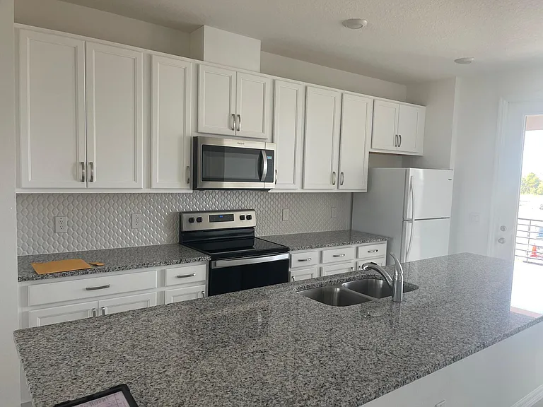 7640 Nemours Pkwy — Photo 2