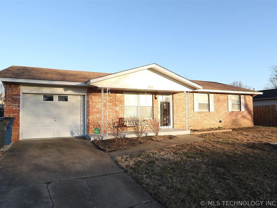1st image of 279 S 163rd East Ave