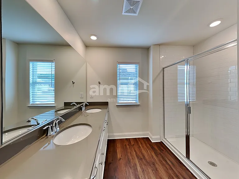 868 Carnaby Ln — Photo 13