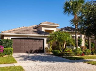 2076 Grey Falcon Cir SW, Vero Beach, FL 32962