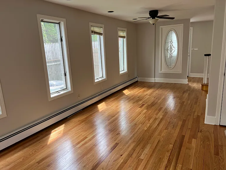 149 New Haven Ave — Photo 2