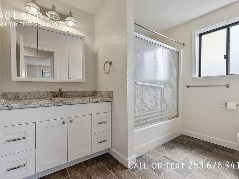 240 E 68th St — Photo 17