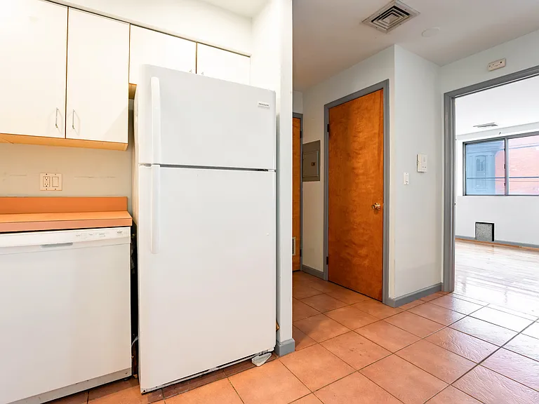 763 S 8th St #2-F3 — Photo 7