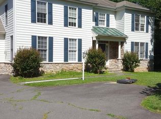 5790 Tinkers Ln, Fairfax Station, VA 22039