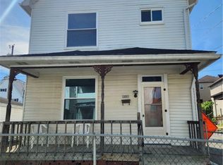 160 1/2 Jefferson Ave, Vandergrift, PA 15690