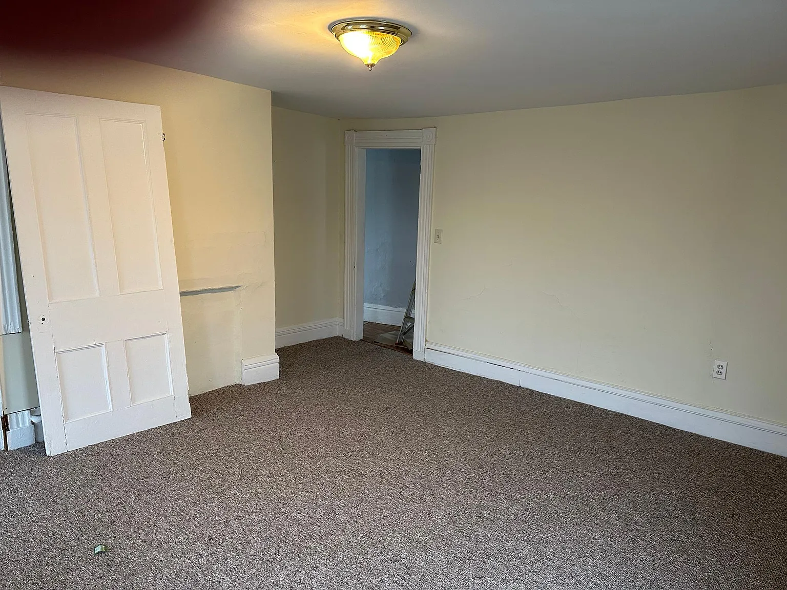 4 bed, 1400 sqft, $2,350 — Photo 2