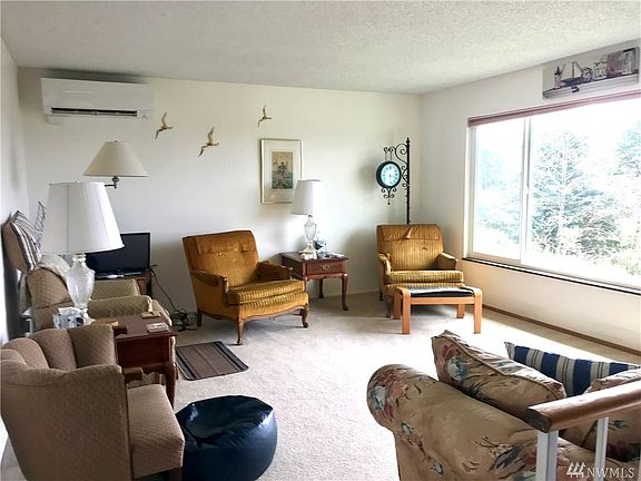 2nd image of 906 Jetty View Dr