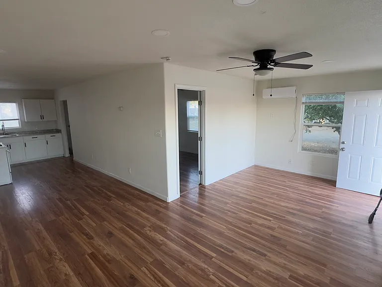 13860 Front St — Photo 3