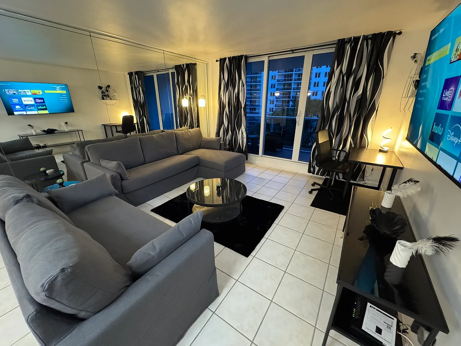 1 bed, 960 sqft, $5,300 — Photo 1