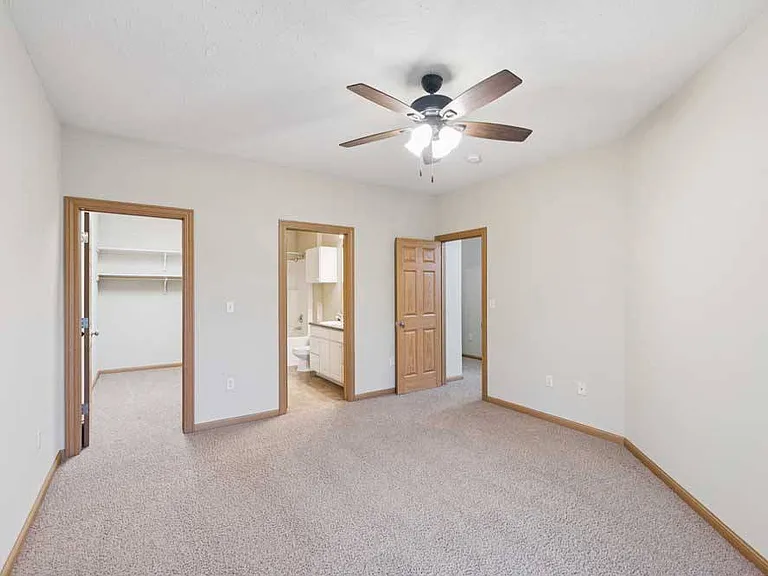 Stone Ridge Estates Apartments & Duplexes — Photo 136